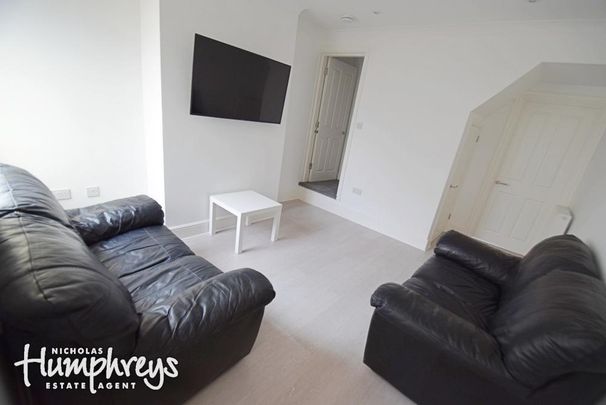 4 bedroom terraced house to rent - Photo 1