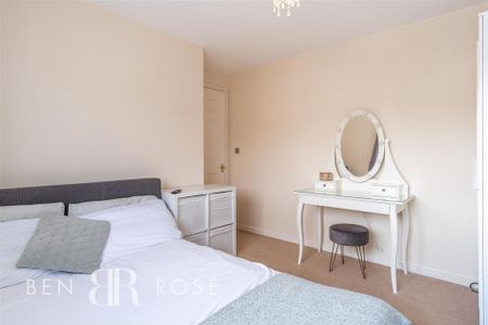 4 bedroom townhouse to rent - Photo 5