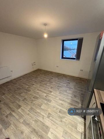 1 bedroom flat to rent - Photo 2