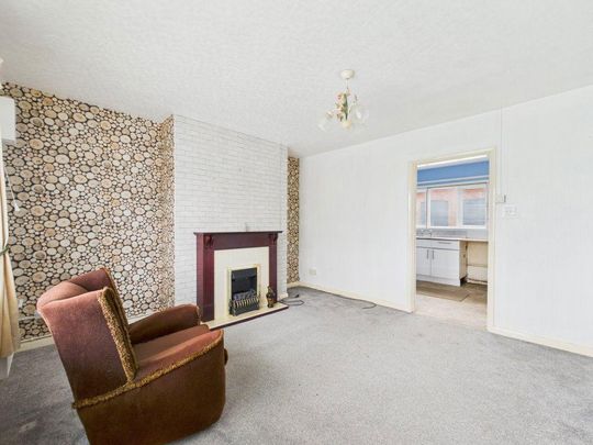 3 bedroom semi-detached house to rent - Photo 1