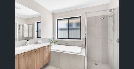 Beautifully Updated Family Home! - Photo 2