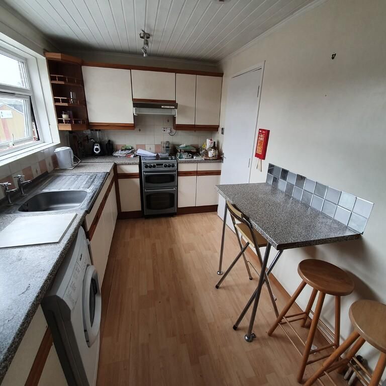 1 bedroom in a flat share to rent - Photo 1