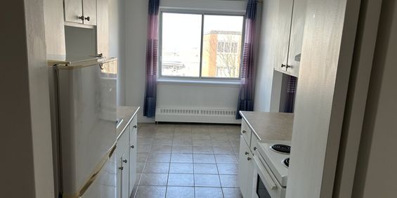 3 1/2 Côte Des Neiges-(tous-inclus)1250$ - Photo 3