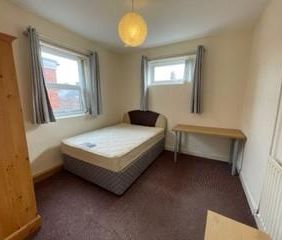 4 bedroom terraced house to rent - Photo 5