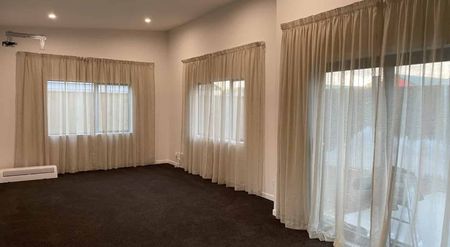 WOW on Worcestor! - Photo 3