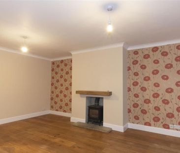 3 bedroom terraced house to rent - Photo 2