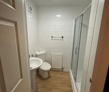 Room 204, SimplyStay Lincoln Road, Skegness, Lincolnshire, PE25 2EA - Photo 6