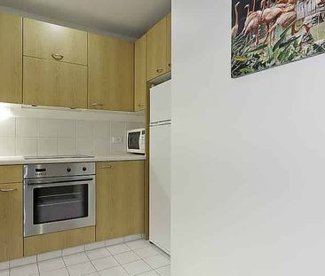 Stylish City One-Bed in Mount Street - Furnished Oasis - Photo 5