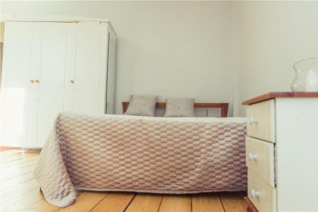 Guildford Park Road, Guildford - 5 bedrooms Property for lettings - Seymours - Photo 4