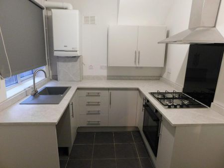 2 bedroom flat to rent - Photo 4