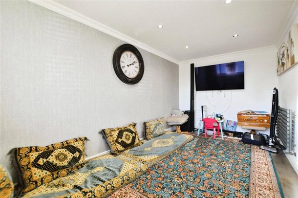 4 bedroom detached house to rent - Photo 1