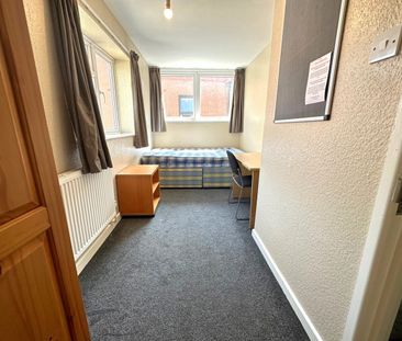 3 Bed Terraced House, Stokes Croft, BS1 - Photo 4