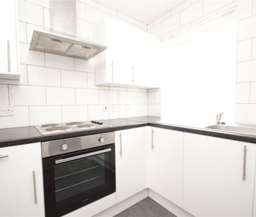 3 bed Terraced House for rent - Photo 6