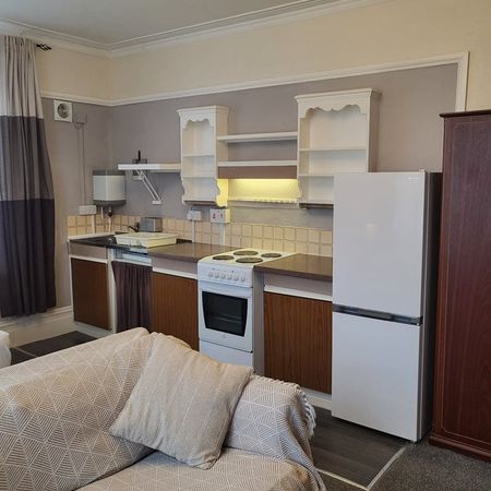 Room in a Shared House, Church Road, BS5 - Photo 3