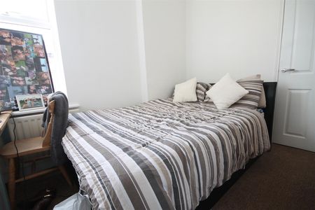 Lyndhurst Avenue, Jesmond - Photo 3