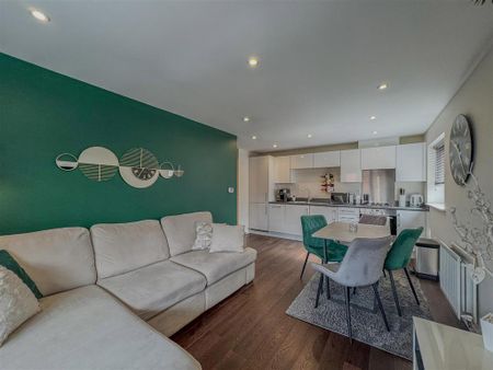 2 bedroom coach house to rent - Photo 4