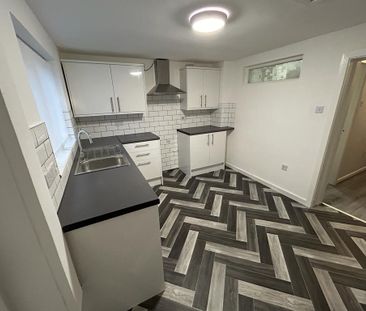 2 Bed Terraced House, Stonehill Street, L4 - Photo 6