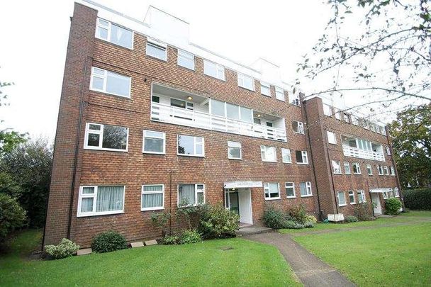 Chesterfield Court, Cranes Park, Surbiton, KT5 - Photo 1