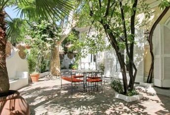 Villa-Parioli: Beautiful independent house with large private garden and terraces. Spacious living, formal dining, study-music room, sun room, 5 bedrooms, 4 bathrooms, parking. rif 163