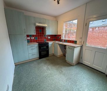 3 bedroom terraced house to rent - Photo 3