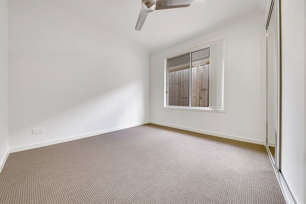 LOOKS GOOD, FEELS GREAT! IDEAL LOW MAINTENANCE 4 BEDROOM RESIDENCE - Photo 1