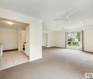COASTAL COMFORT WITH ROOM TO RELAX � SPACIOUS FAMILY LIVING IN MOOR... - Photo 1