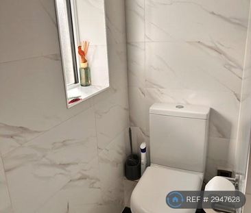 3 bedroom end of terrace house to rent - Photo 6
