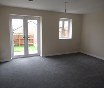 3 Bed House - townhouse - Photo 6