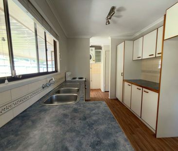 Available Now | 3 Bed Home with Huge Backyard & Undercover Parking - Photo 6