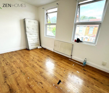 3 bedroom flat to rent - Photo 4