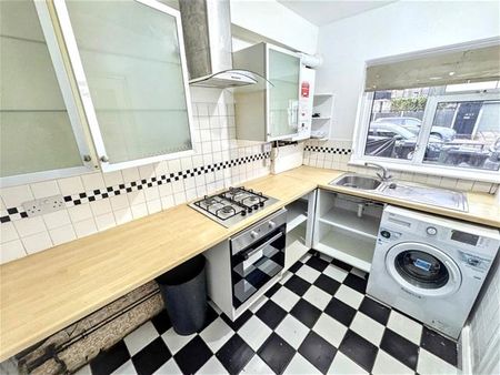 2 bedroom maisonette to rent - Photo 3