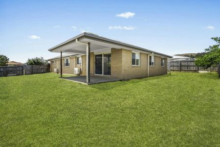 Four Bedroom Family Home Available Now! - Photo 2