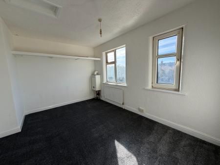 2 bedroom Terraced House To Let - Photo 5