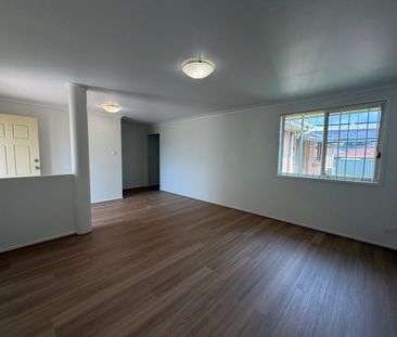 Modern & Spacious Four-Bedroom Family Home - Photo 3
