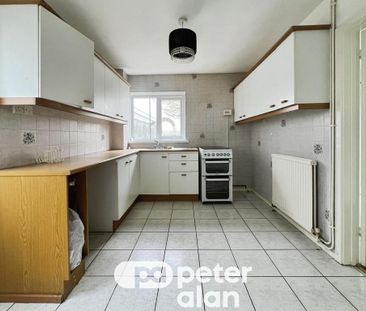 3 bedroom semi-detached house to rent - Photo 4