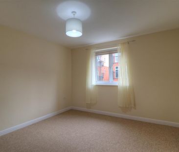 2 BED Flat To rent - Photo 4
