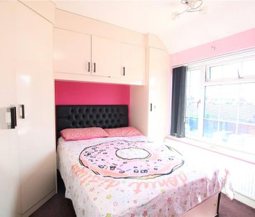 3 bedroom semi-detached house to rent - Photo 3