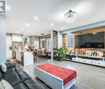 3 DORIS PAWLEY CRESCENT - Photo 1