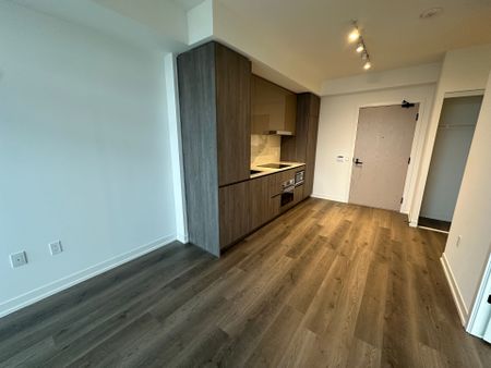 For Lease - 8 Interchange Way Unit# 5203, Vaughan, Ontario - Photo 2
