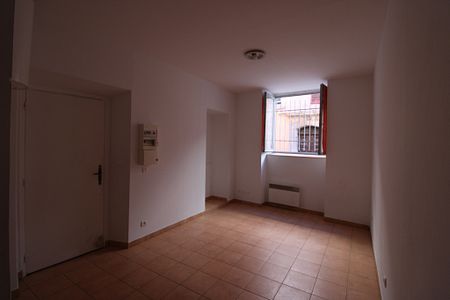 HYERES / T1 au RDC de 20.07 m². - Photo 3