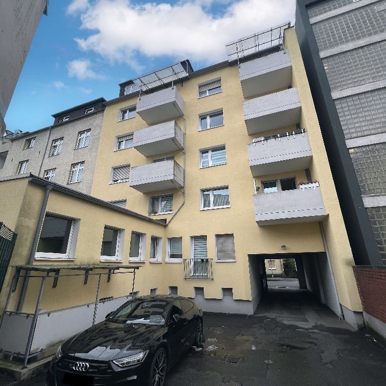 Gepflegte Drei-Zimmerwohnung mit modernem Duschbad und Balkon - Photo 1