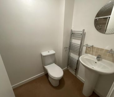 3 bedroom semi-detached house to rent - Photo 1