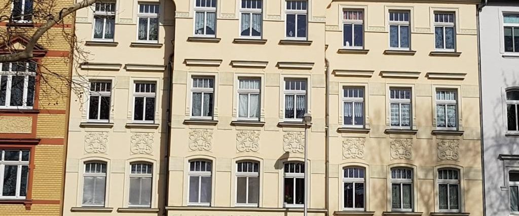 Attraktive 2-RW mit Balkon im 1.OG am Reußpark Gera zu vermieten. - Photo 1