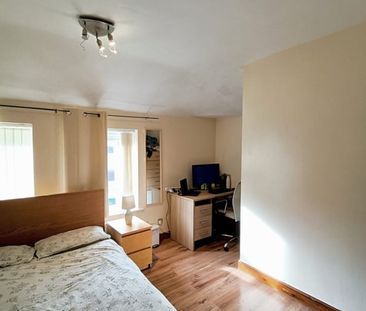 2 Bed End Terrace, Manor Oaks Road, S2 - Photo 5