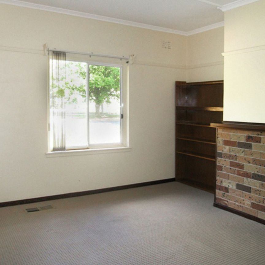 Perfect for students or small family! - Photo 1