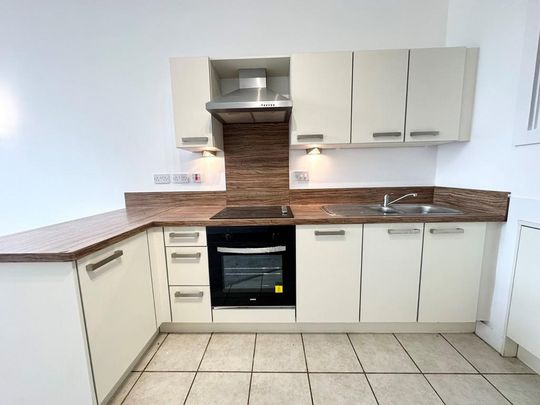 3 bedroom flat to rent - Photo 1