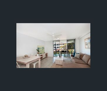 Beachside 2-Bedroom Apartment with Secure Parking, Balcony & Aircon... - Photo 2