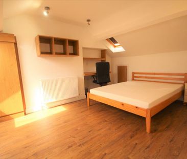 4 bedroom terraced house to rent - Photo 1