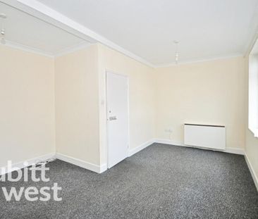 2 bedroom maisonette to rent - Photo 3