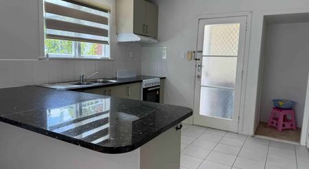 Charming Family Home - Photo 5